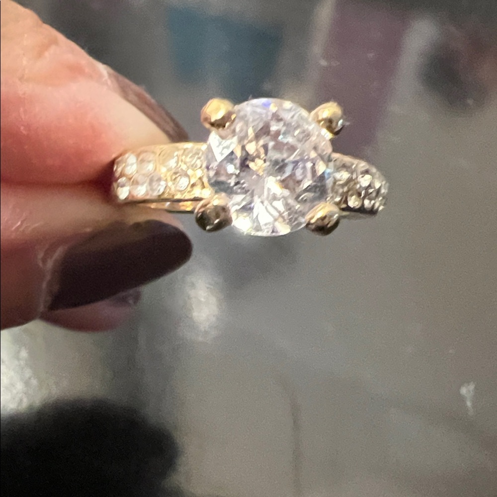 Elegant Gold and Silver Women's Ring